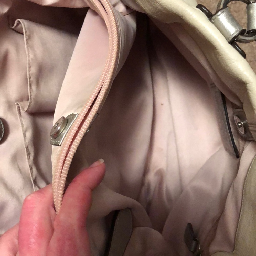 Coach Purse 👛 - Picture 5 of 6